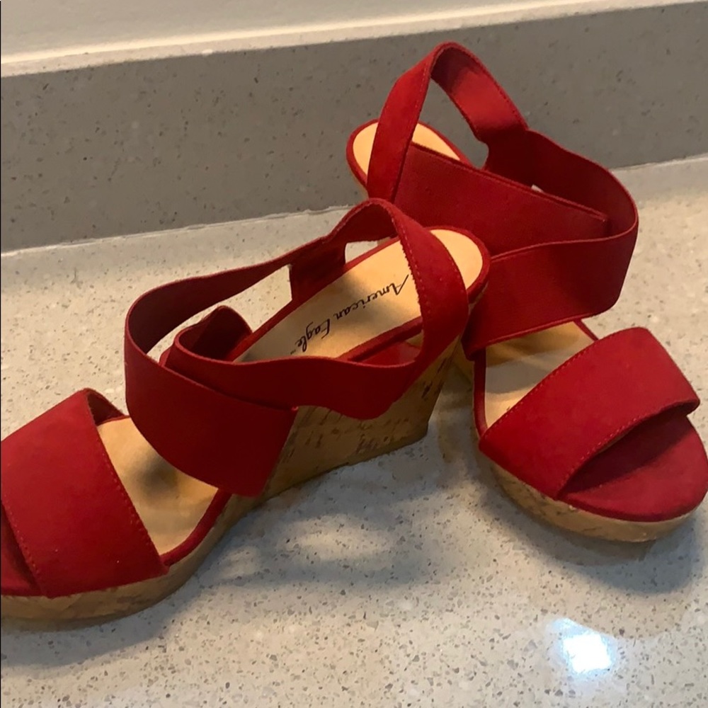 Red wedges
